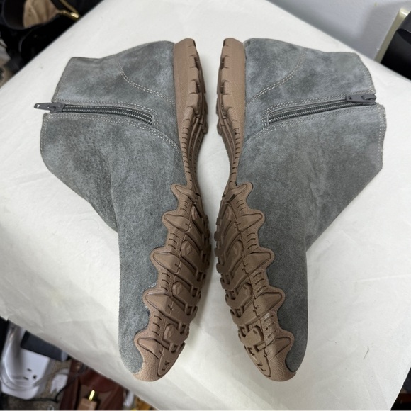 Skechers NWOT Biker Lite Suede Ankle Boots- Sz 9.5 - Picture 5 of 16